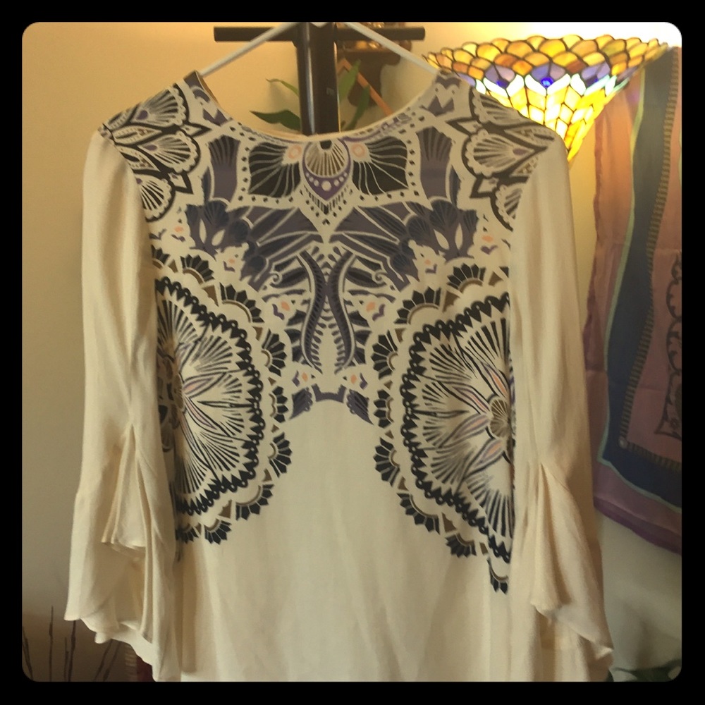 H&M beautiful bell sleeve blouse